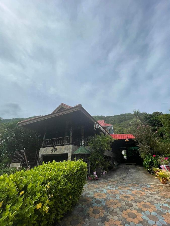 Tanyaporn House Hotel Haad Rin Exterior photo